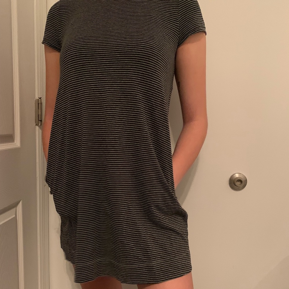 black and grey striped gap t-shirt dress!